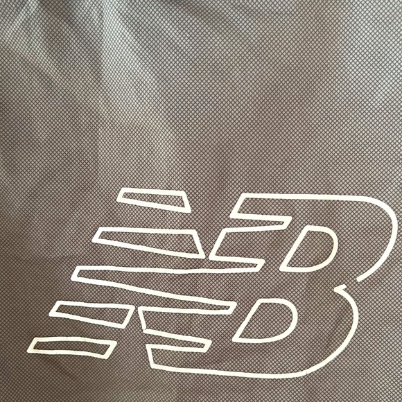 Men's New Balance Hooded Running Jacket Grey & Black Size Small - Picture 5 of 10